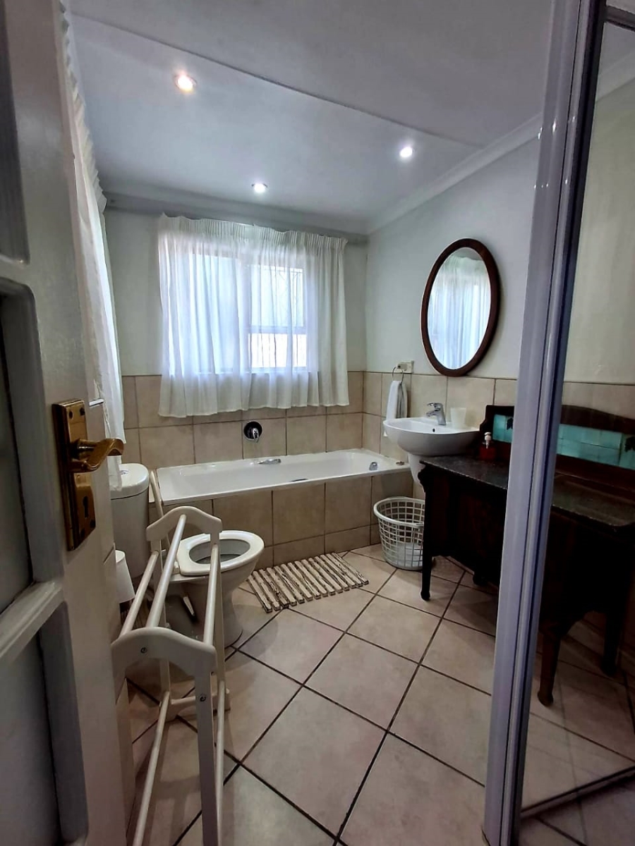 7 Bedroom Property for Sale in Baysville Eastern Cape